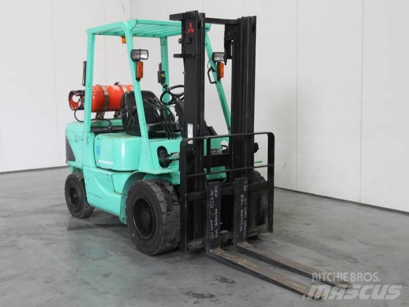 Mitsubishi FG35K Περονοφόρα ανυψωτικά κλαρκ με φυσικό αέριο LPG