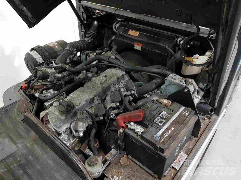 Nissan P1D1A18LQ Περονοφόρα ανυψωτικά κλαρκ με φυσικό αέριο LPG