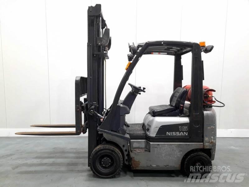 Nissan PD01A15PQ Περονοφόρα ανυψωτικά κλαρκ με φυσικό αέριο LPG