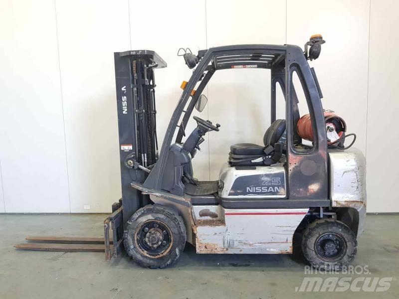 Nissan U1D272520 Περονοφόρα ανυψωτικά κλαρκ με φυσικό αέριο LPG