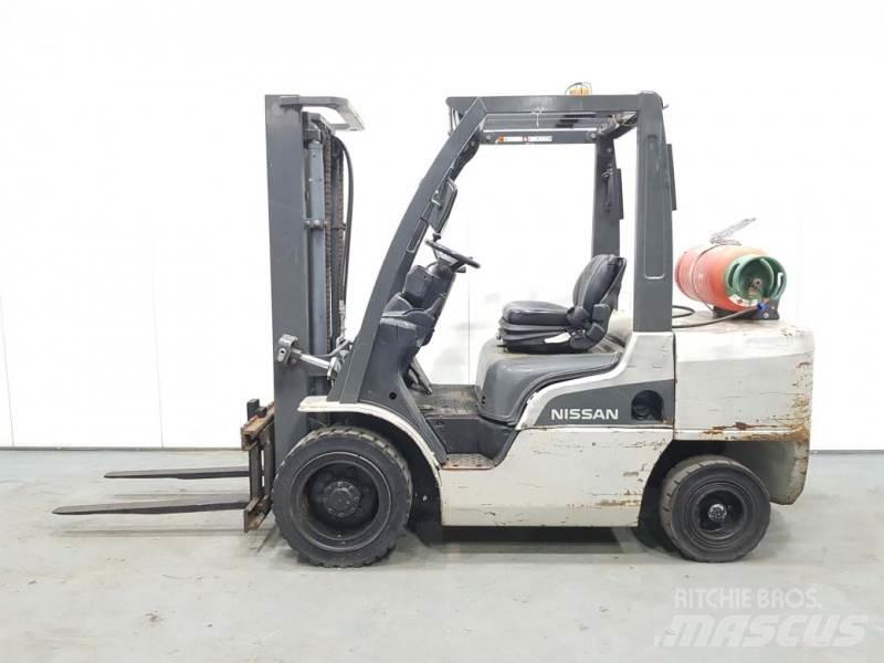 Nissan UG1F2A35DU Περονοφόρα ανυψωτικά κλαρκ με φυσικό αέριο LPG