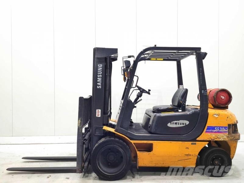 Samsung SF30L Περονοφόρα ανυψωτικά κλαρκ με φυσικό αέριο LPG