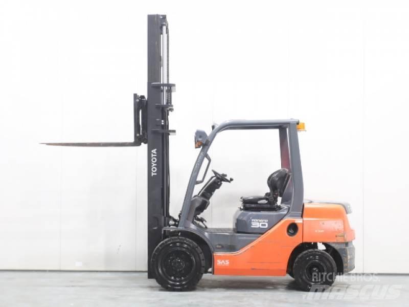 Toyota 02-8FDF30 Πετρελαιοκίνητα Κλαρκ