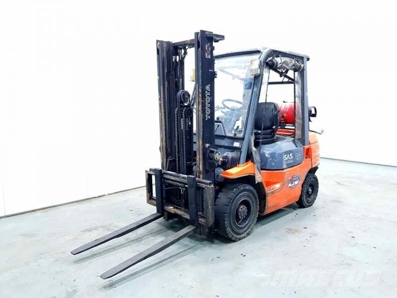 Toyota 42-7FGF25 Περονοφόρα ανυψωτικά κλαρκ με φυσικό αέριο LPG