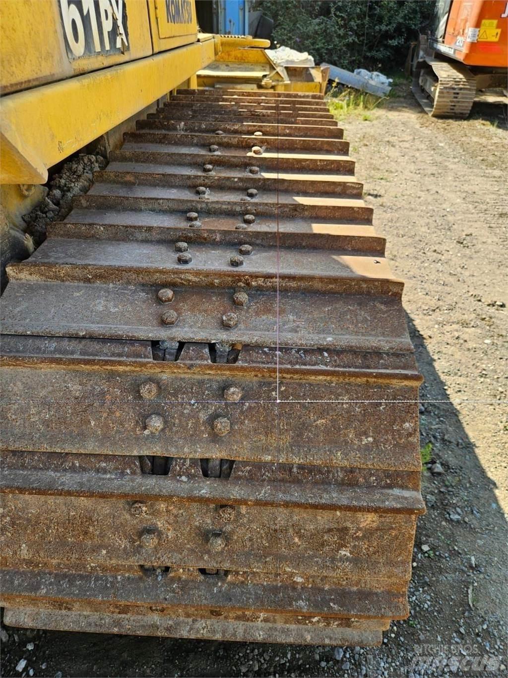 Komatsu D61PX-15 Μπουλντόζες με ερπύστριες