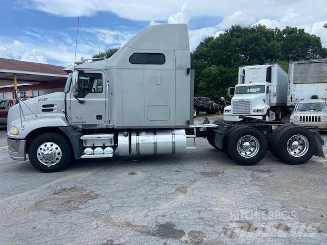Mack CXU613 Τράκτορες