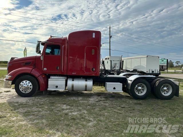 Peterbilt 384 Τράκτορες