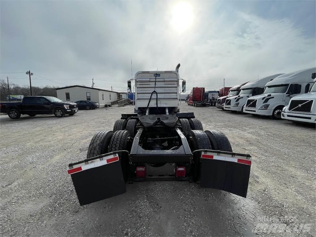 Mack CXU613 Τράκτορες