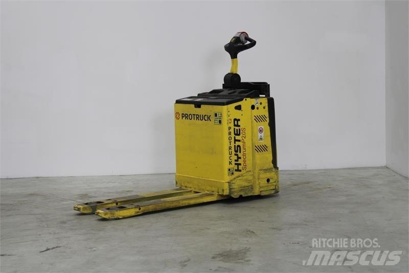 Hyster P2.0S Χειροκίνητο περονοφόρο ανυψωτικό με πλατφόρμα