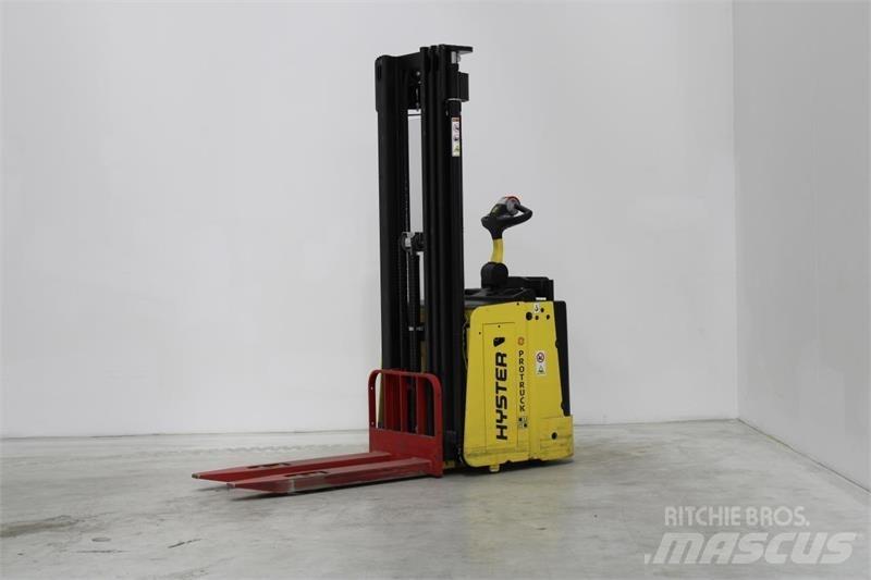 Hyster S1.5S Ηλεκτρικά παλετοφόρα με ιστό