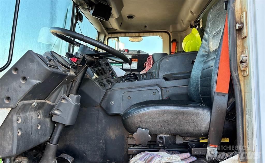 Mack 600 Απορριμματοφόρα