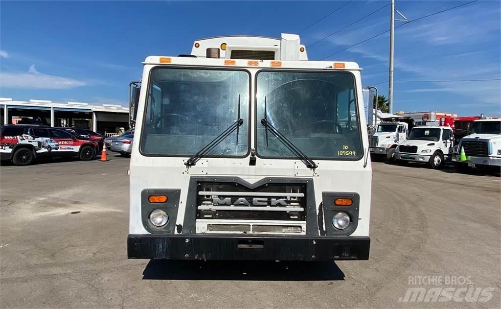 Mack LEU613 Απορριμματοφόρα
