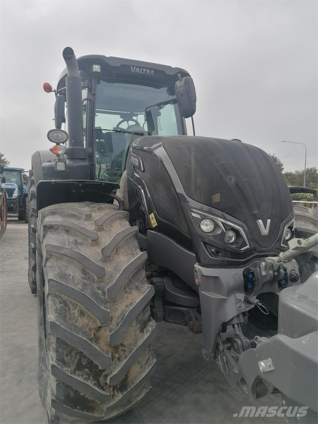 Valtra S324 Τρακτέρ