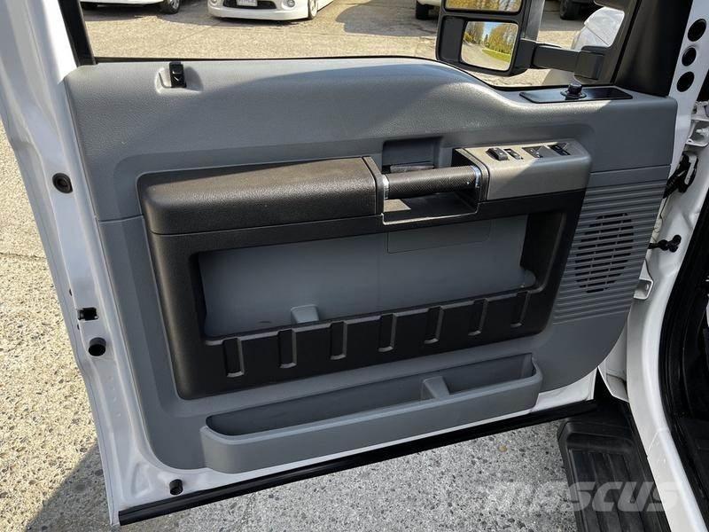 Ford F-550 Φορτηγά Kαρότσα με ανοιγόμενα πλαϊνά