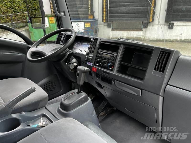 Isuzu NPR Κλούβες με συρόμενες πόρτες