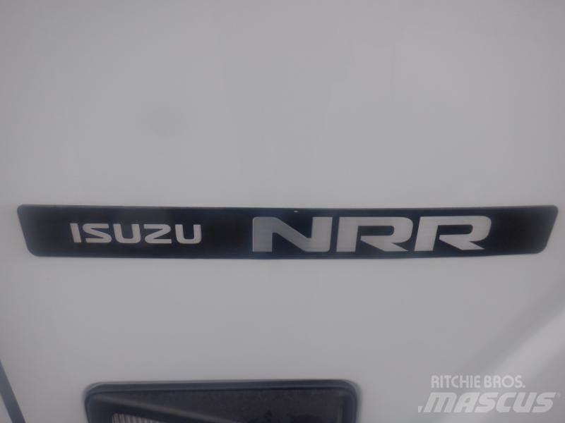 Isuzu NQR Κλούβες με συρόμενες πόρτες