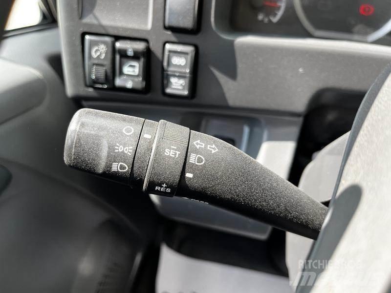 Isuzu NQR Κλούβες με συρόμενες πόρτες