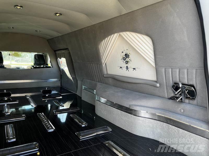 Lincoln MKT Αυτοκίνητα