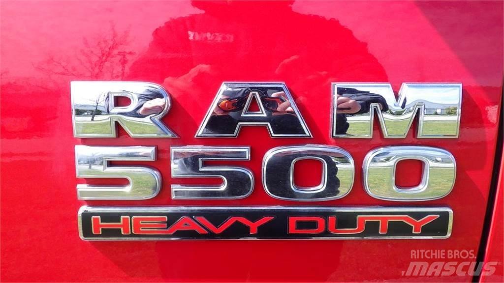 RAM 5500 Φορτηγά Kαρότσα με ανοιγόμενα πλαϊνά