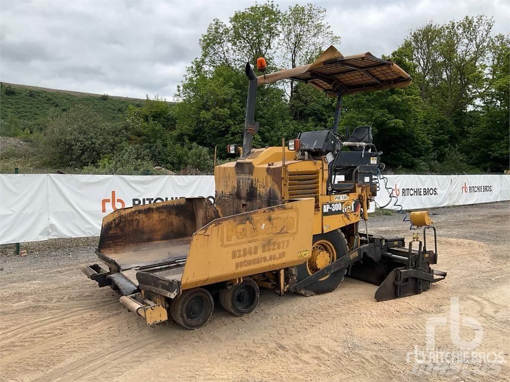 CAT AP300D Επίστρωση ασφάλτου