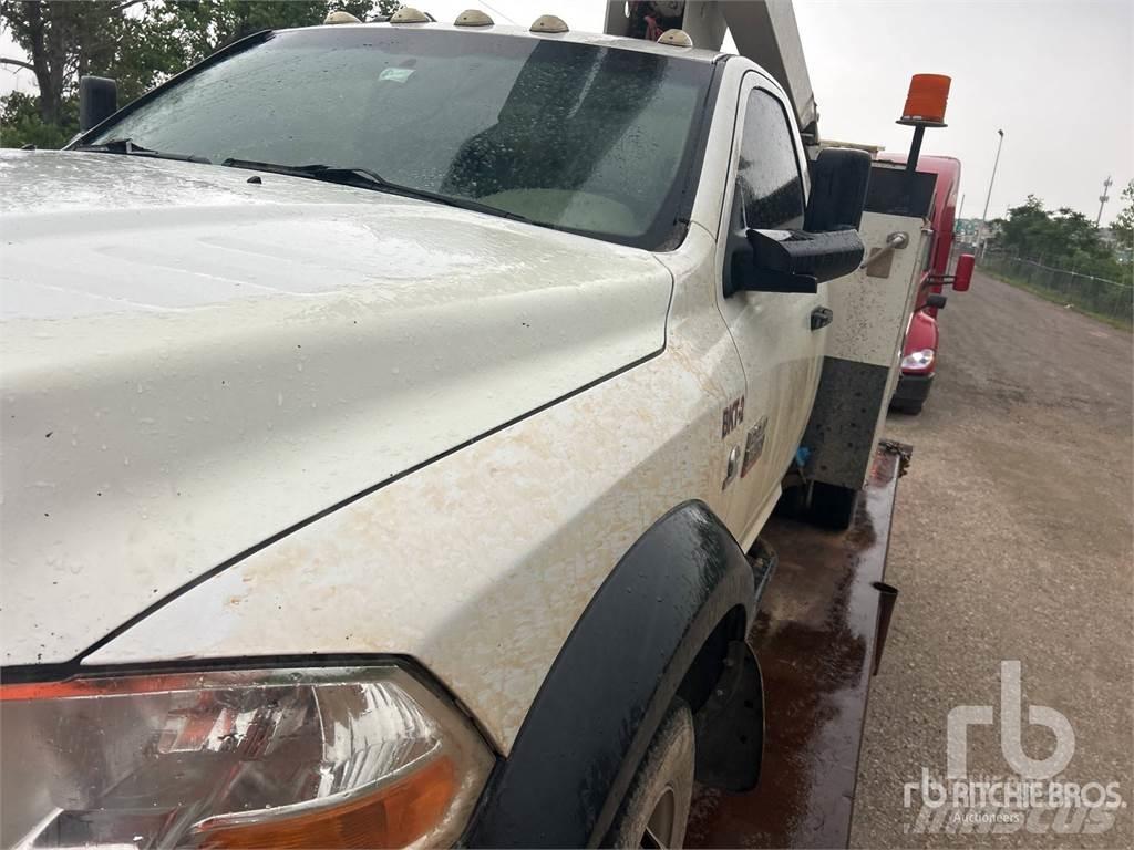 Dodge 5500 Φορτηγά Kαρότσα με ανοιγόμενα πλαϊνά