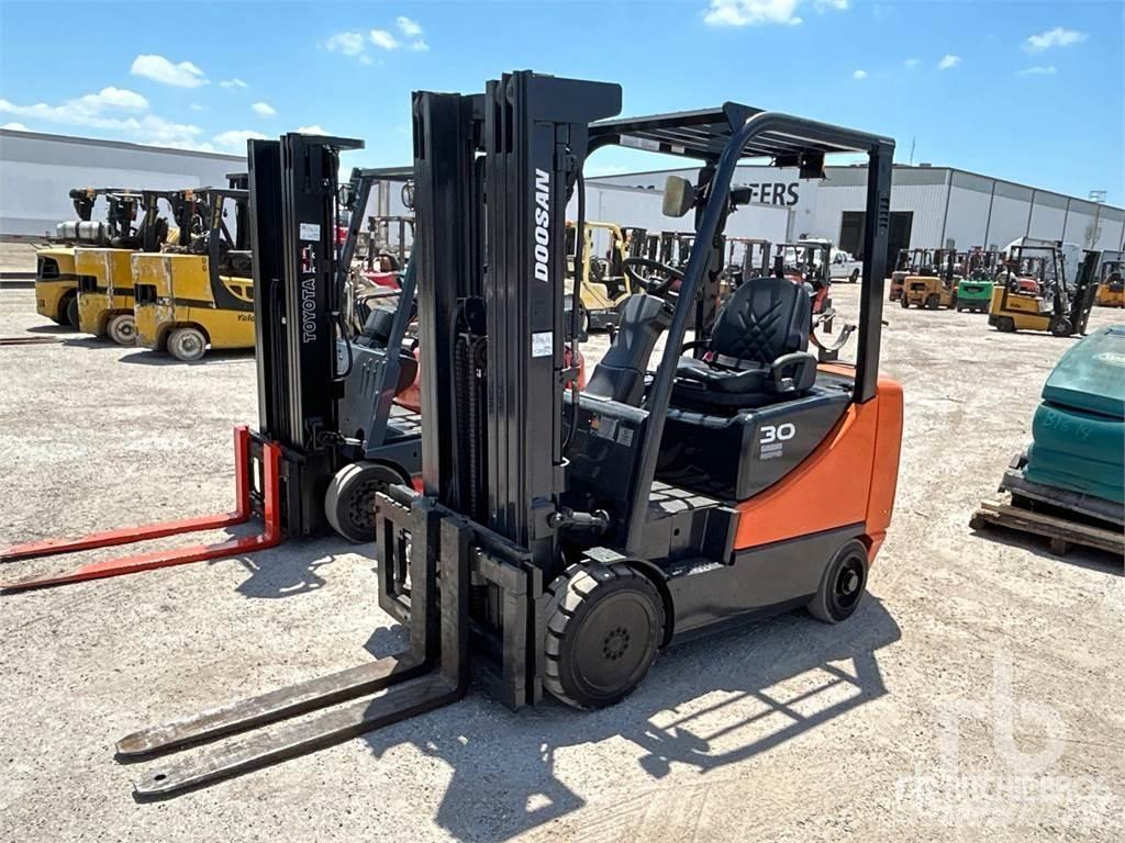 Doosan GC30E-5 Πετρελαιοκίνητα Κλαρκ