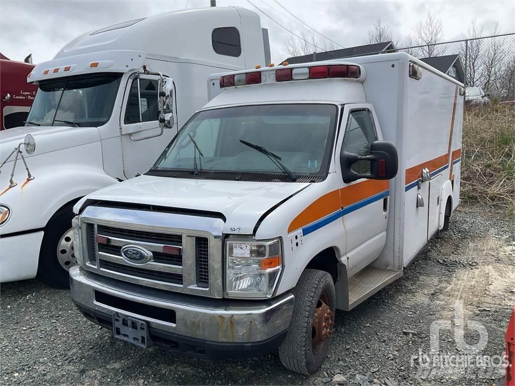 Ford E-350 Ασθενοφόρα