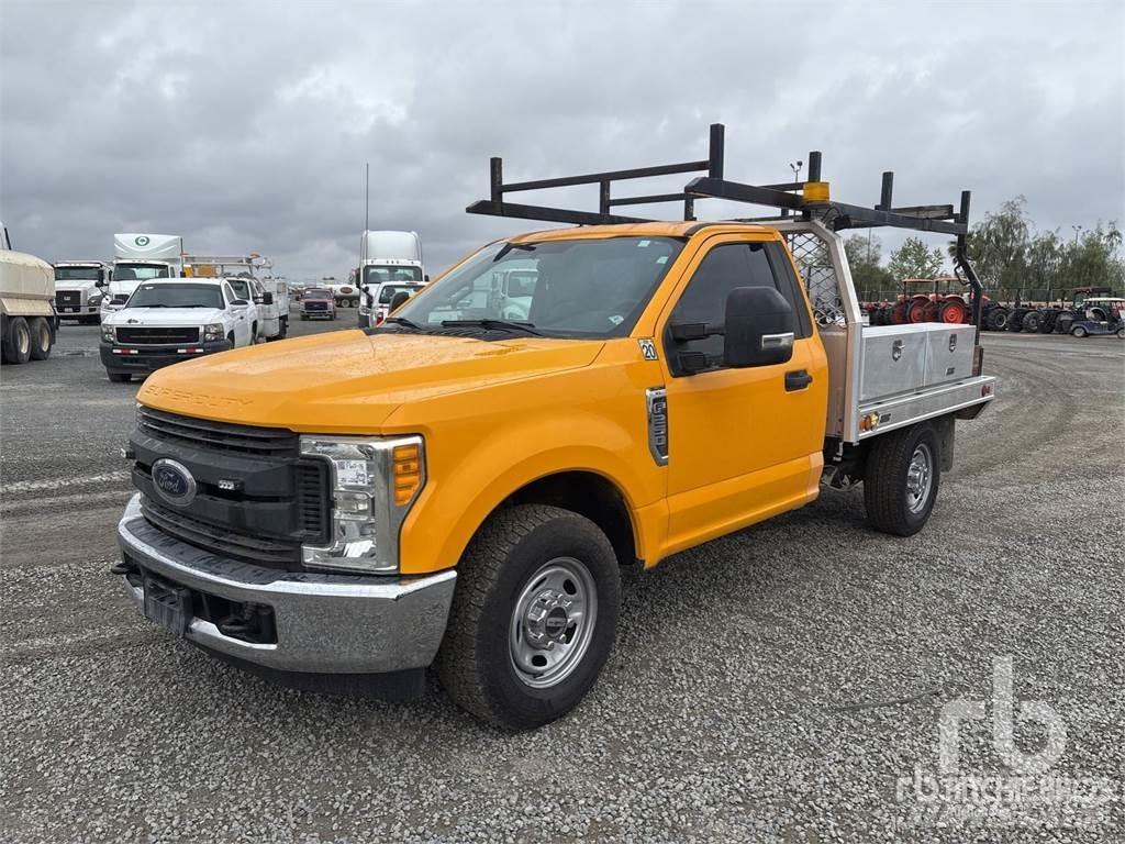 Ford F-250 Φορτηγά Kαρότσα με ανοιγόμενα πλαϊνά