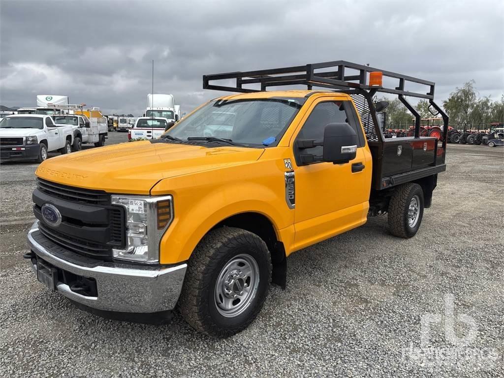 Ford F-250 Φορτηγά Kαρότσα με ανοιγόμενα πλαϊνά