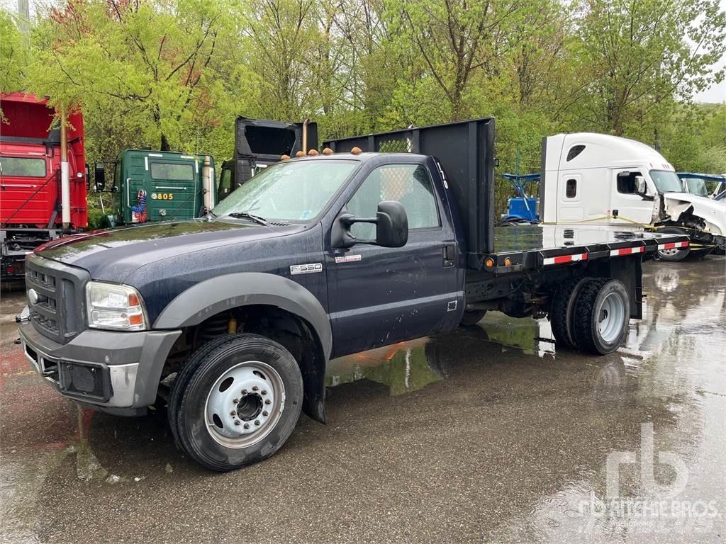 Ford F-550 Φορτηγά Kαρότσα με ανοιγόμενα πλαϊνά