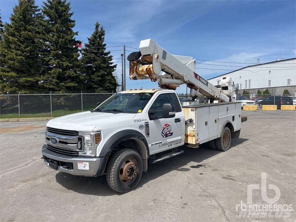 Ford F-550 Εναέριες πλατφόρμες τοποθετημένες σε ρυμούλκα