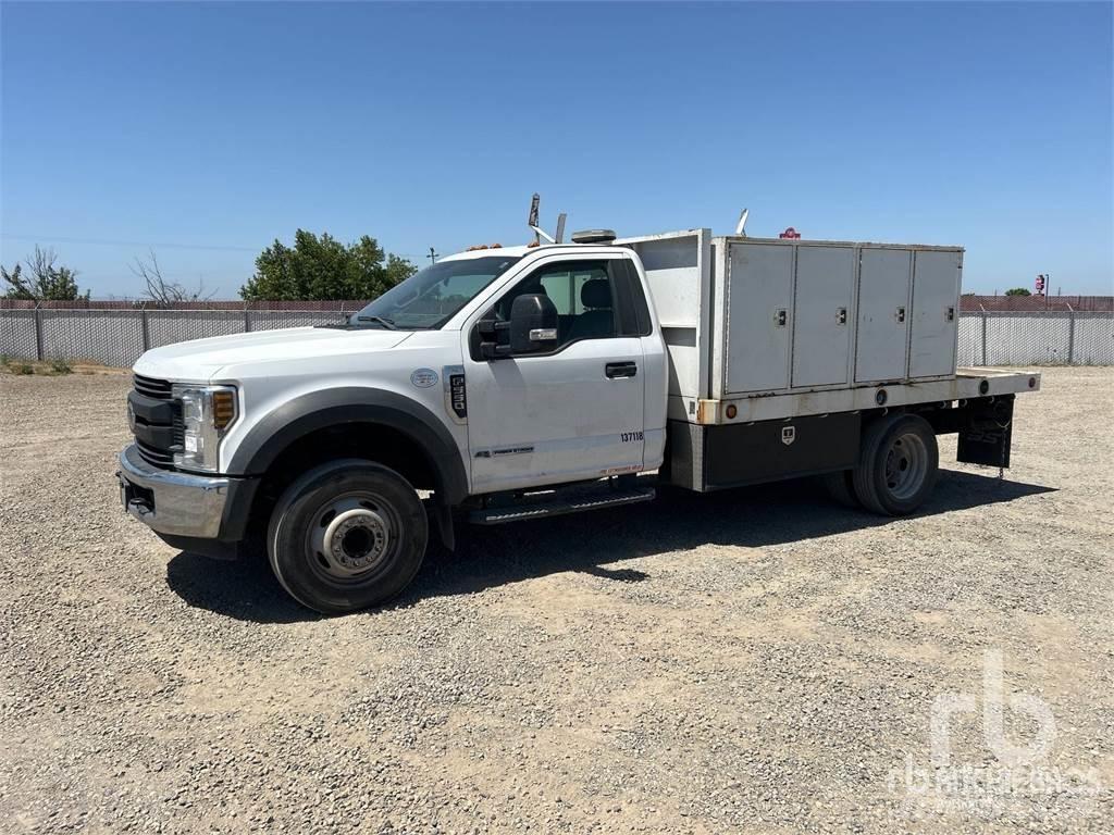 Ford F-550 Φορτηγά Kαρότσα με ανοιγόμενα πλαϊνά