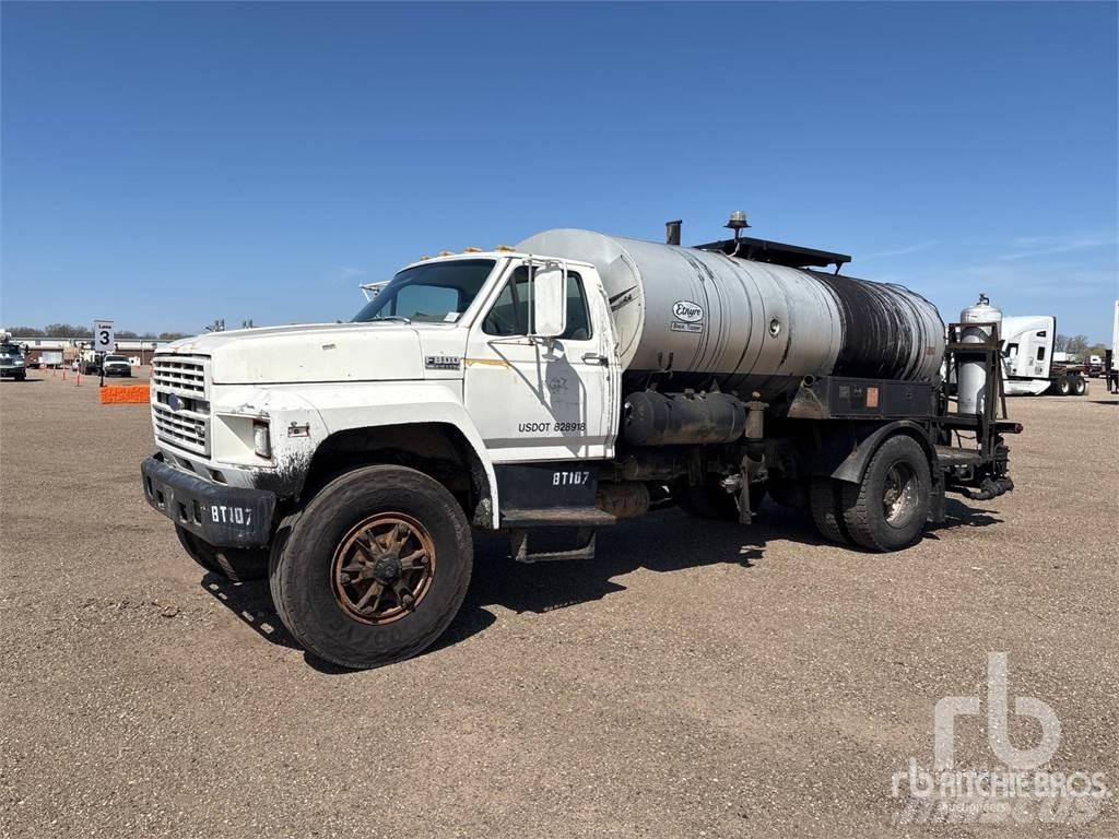 Ford F800 Ψεκαστήρες ασφάλτου