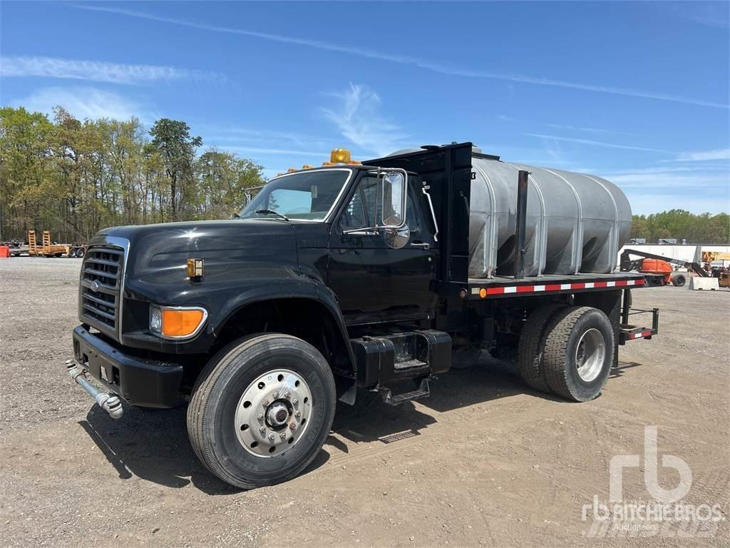 Ford F800 Βυτία νερού