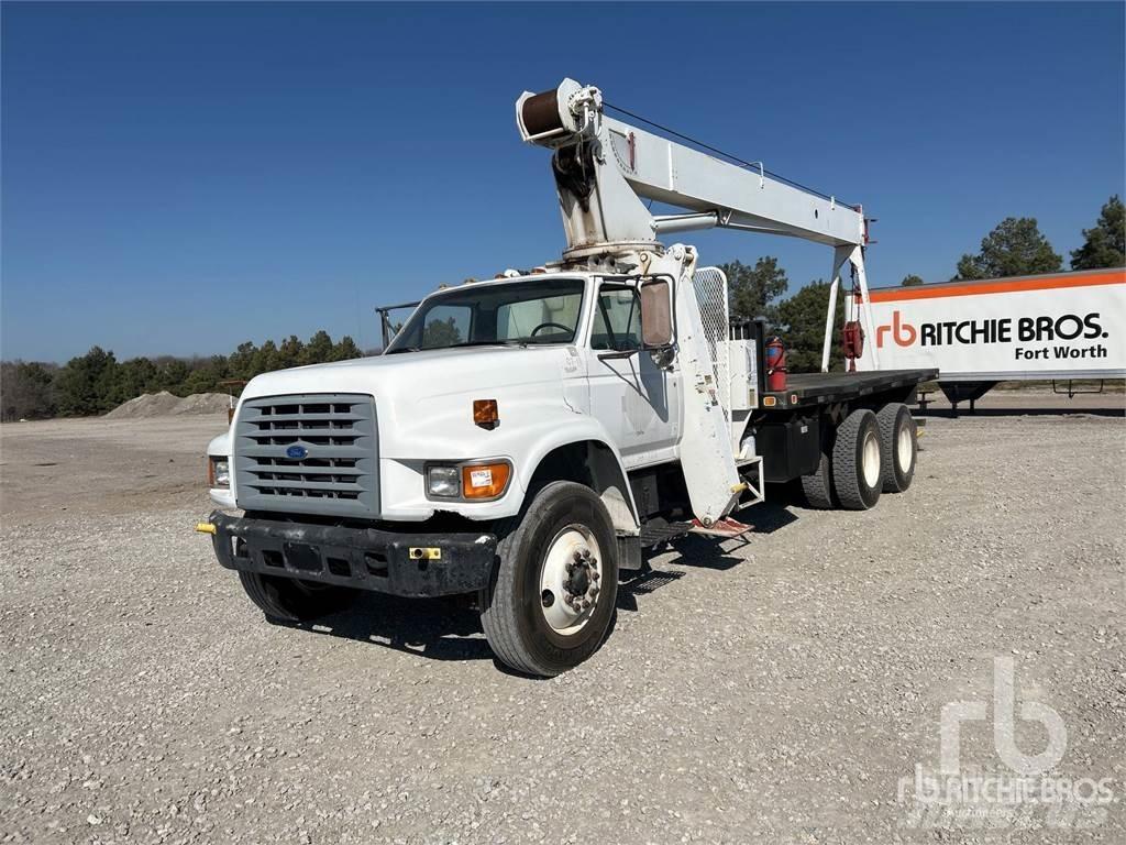 Ford FT900F Φορτηγά με Γερανό