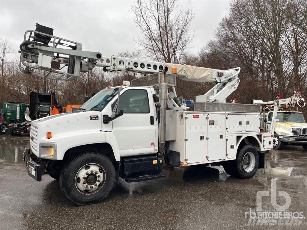 GMC C8500 Εναέριες πλατφόρμες τοποθετημένες σε ρυμούλκα
