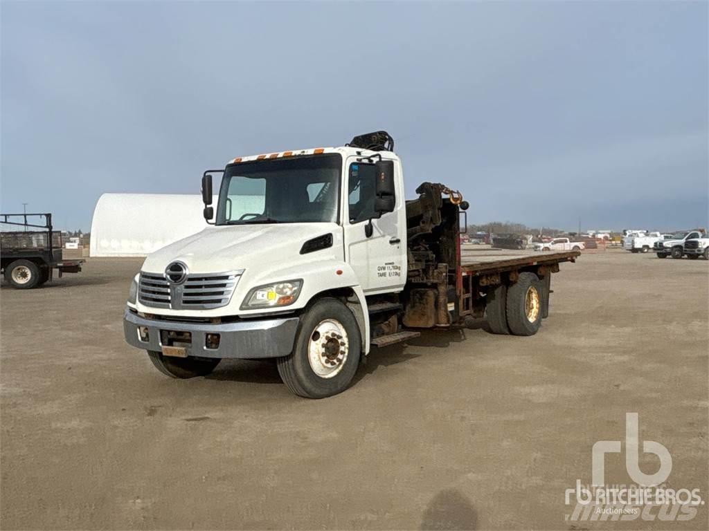 Hino 338 Φορτηγά με Γερανό
