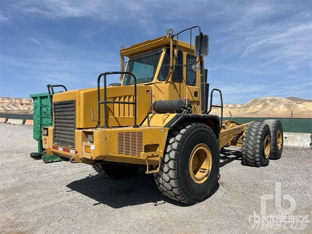 John Deere 300C Φορτηγά Σασί
