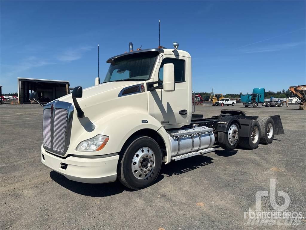 Kenworth T-680 Τράκτορες
