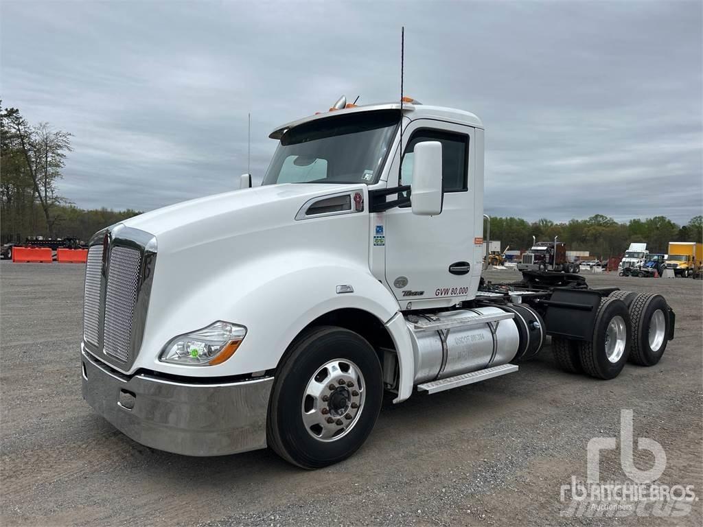 Kenworth T-680 Τράκτορες