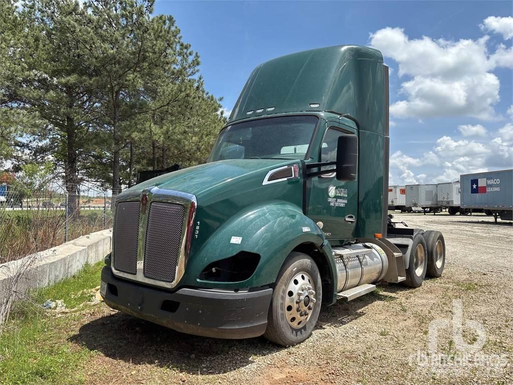 Kenworth T-680 Τράκτορες
