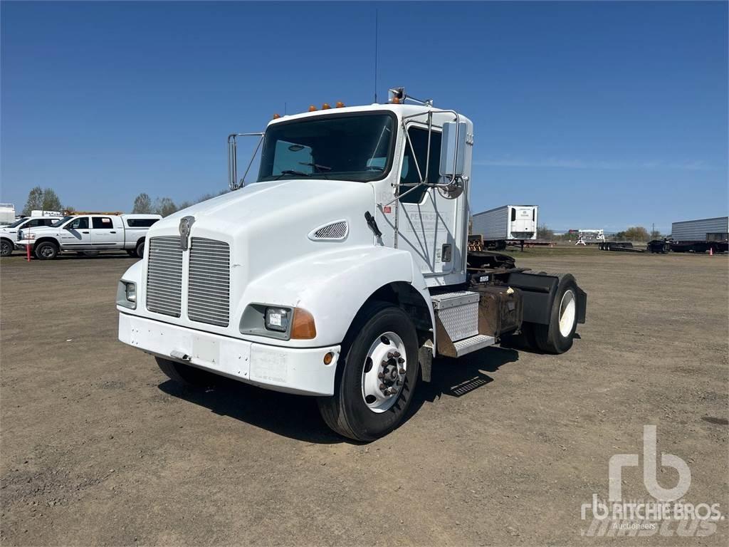 Kenworth T300 Τράκτορες