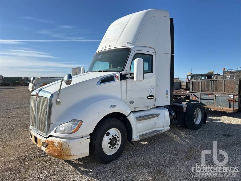 Kenworth T680 Τράκτορες