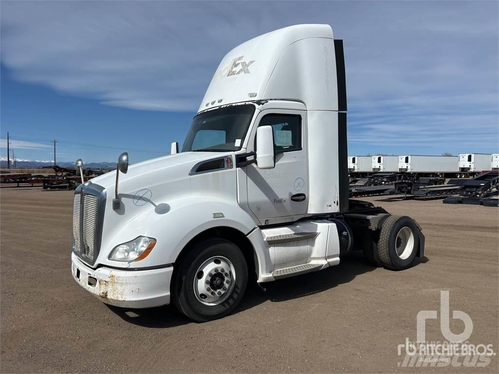 Kenworth T680 Τράκτορες