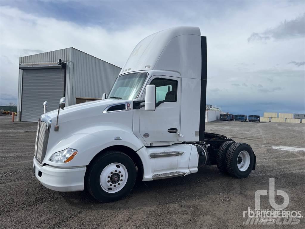 Kenworth T680 Τράκτορες