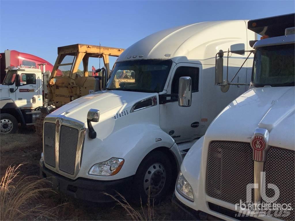Kenworth T680 Τράκτορες
