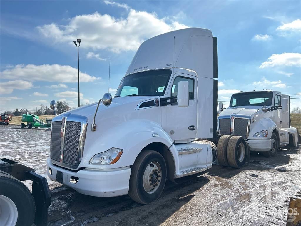 Kenworth T680 Τράκτορες