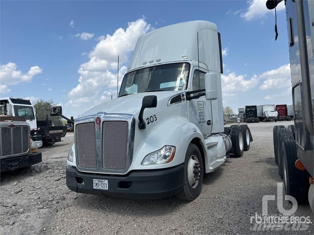Kenworth T680 Τράκτορες