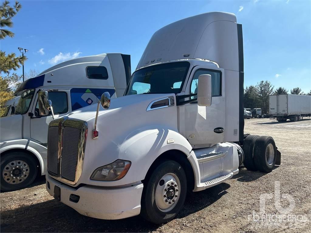 Kenworth T680 Τράκτορες