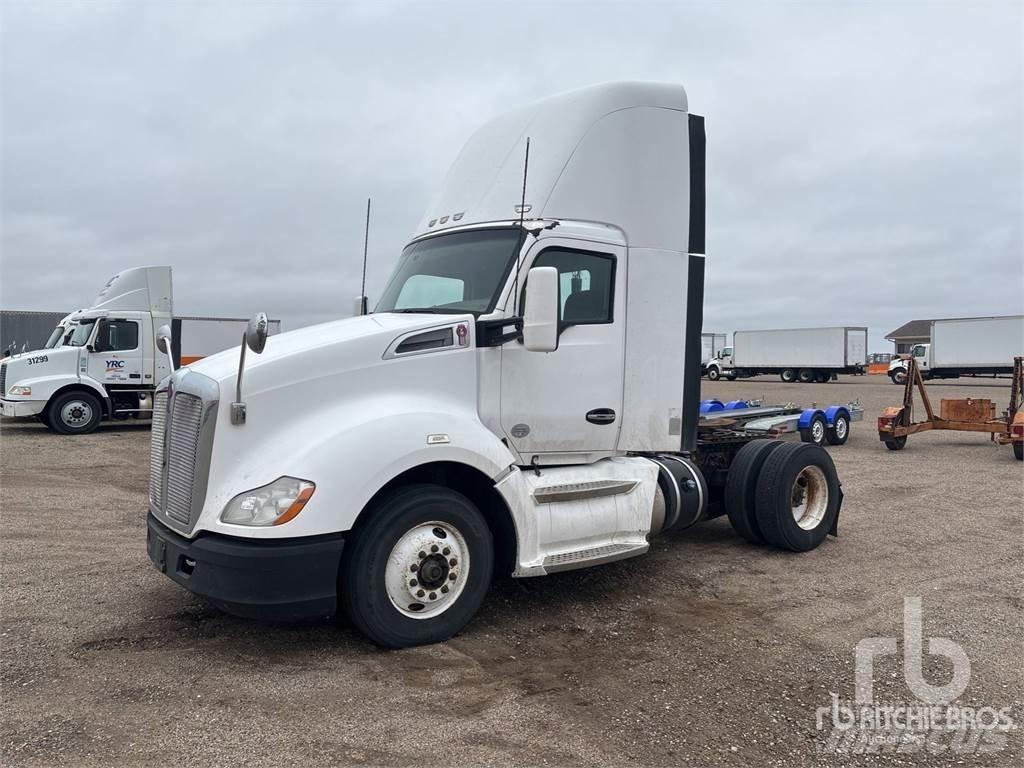 Kenworth T680 Τράκτορες